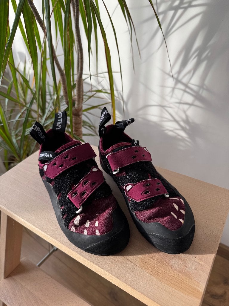 La Sportiva Tarantula women climbing shoes, Ophalen of Verzenden, Gebruikt, Klimsportschoenen