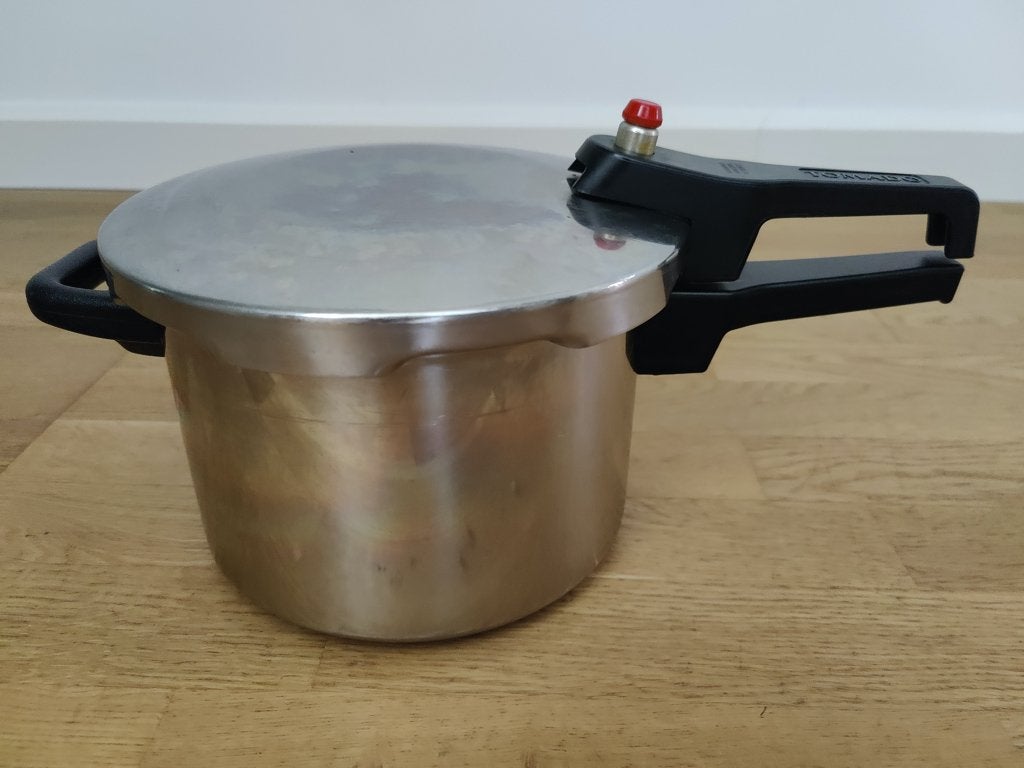 Tomado snelkookpan RVS, 6 liter, Ophalen, Gebruikt, Rvs, Kookpan of Snelkookpan