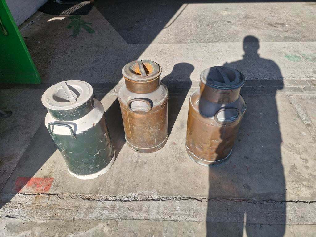 Set van 3 melkbussen: 2 koper, 1 aluminium, Ophalen