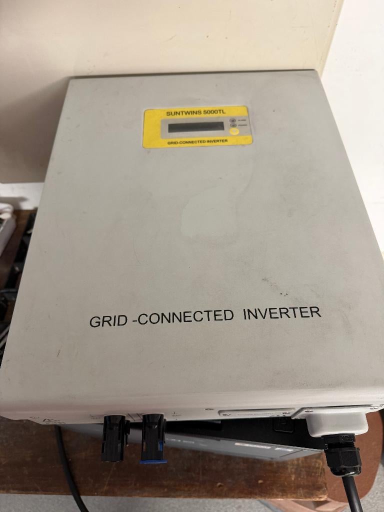JFY  5000 watt solar omvormer 5kw inverter zonnepanelen, Doe-het-zelf en Verbouw, Ophalen of Verzenden, Zo goed als nieuw, Kabel of Snoer