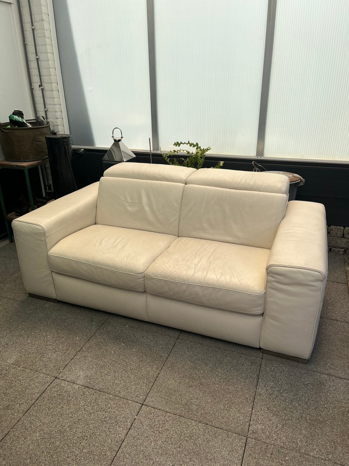 Natuzzi lederen tweezitter met verstelbare hoofdsteunen, Huis en Inrichting, Ophalen, Gebruikt, 150 tot 200 cm, Rechte bank