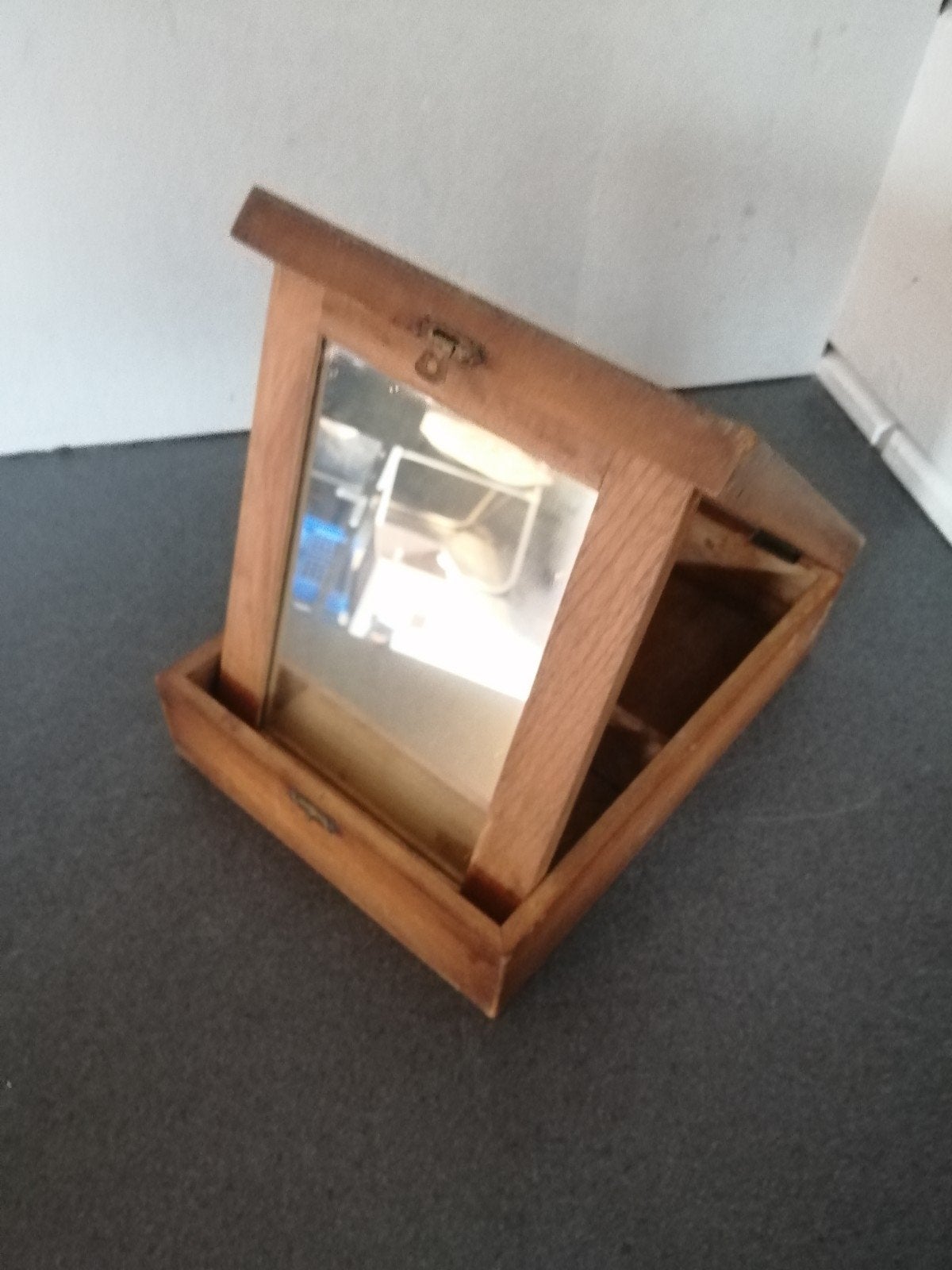 Antiek houten scheer kistje in mooie staat verkerend.
Pracht, Ophalen of Verzenden