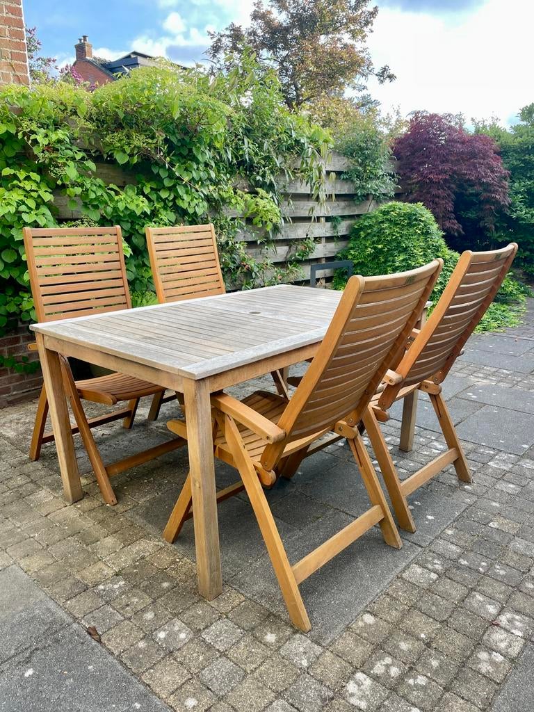 Tuinset. Tafel met 4 stoelen, Ophalen, Zo goed als nieuw