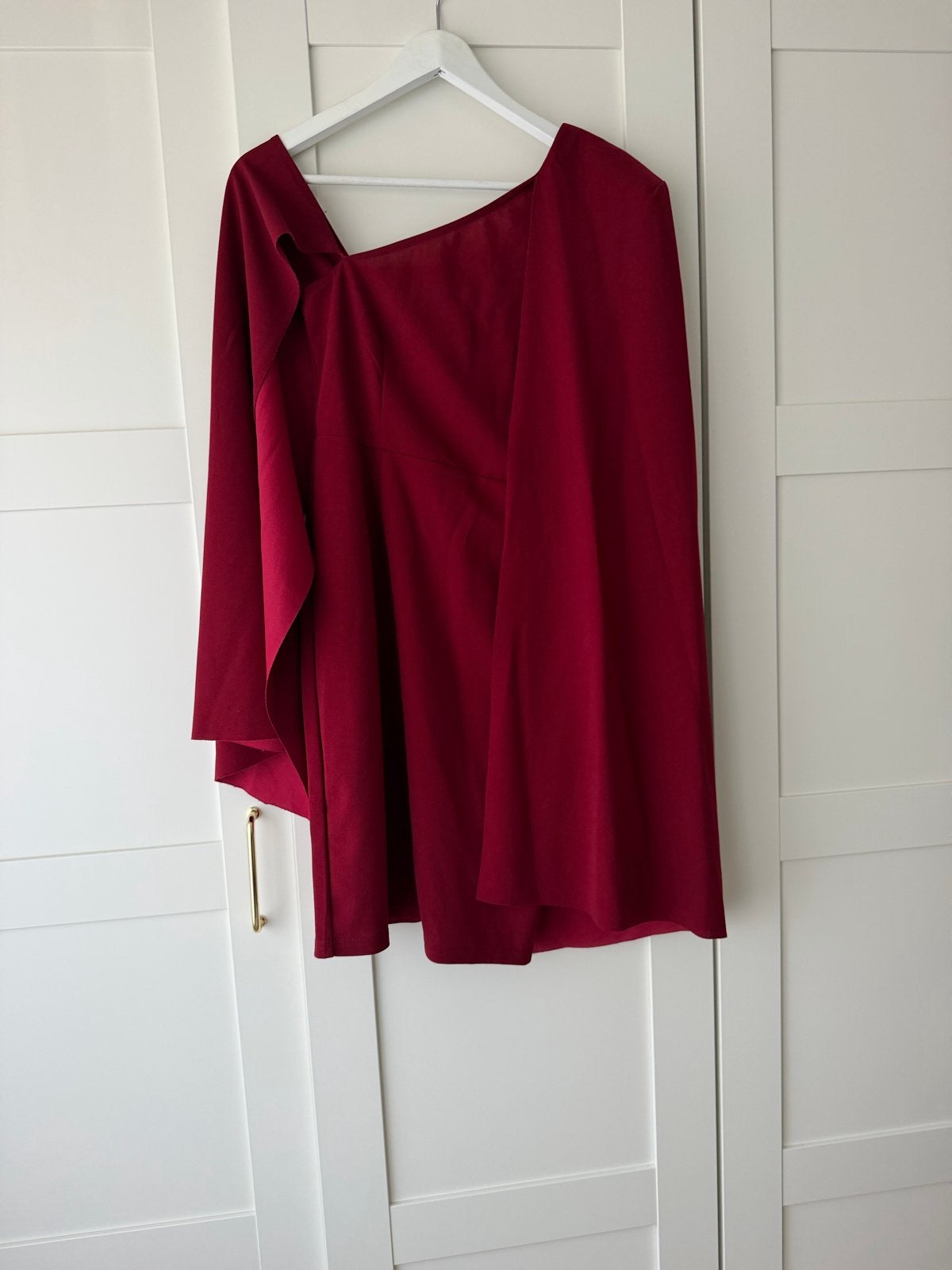 Jurk met cape, Kleding | Dames, Ophalen of Verzenden, Zo goed als nieuw, Maat 36 (S), Boven de knie