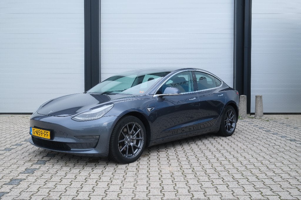 Tesla Model 3 - 2019 Dual motor Long range  Grijs, Automaat, 1831 kg, Zwart, Origineel Nederlands