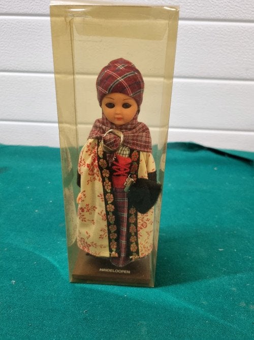 Pop hindeloopen souvenir pop, Verzamelen, Ophalen of Verzenden, 'T Olde Gre-j, Info@toldegrej.nl, Endepoelstraat 20f Didam