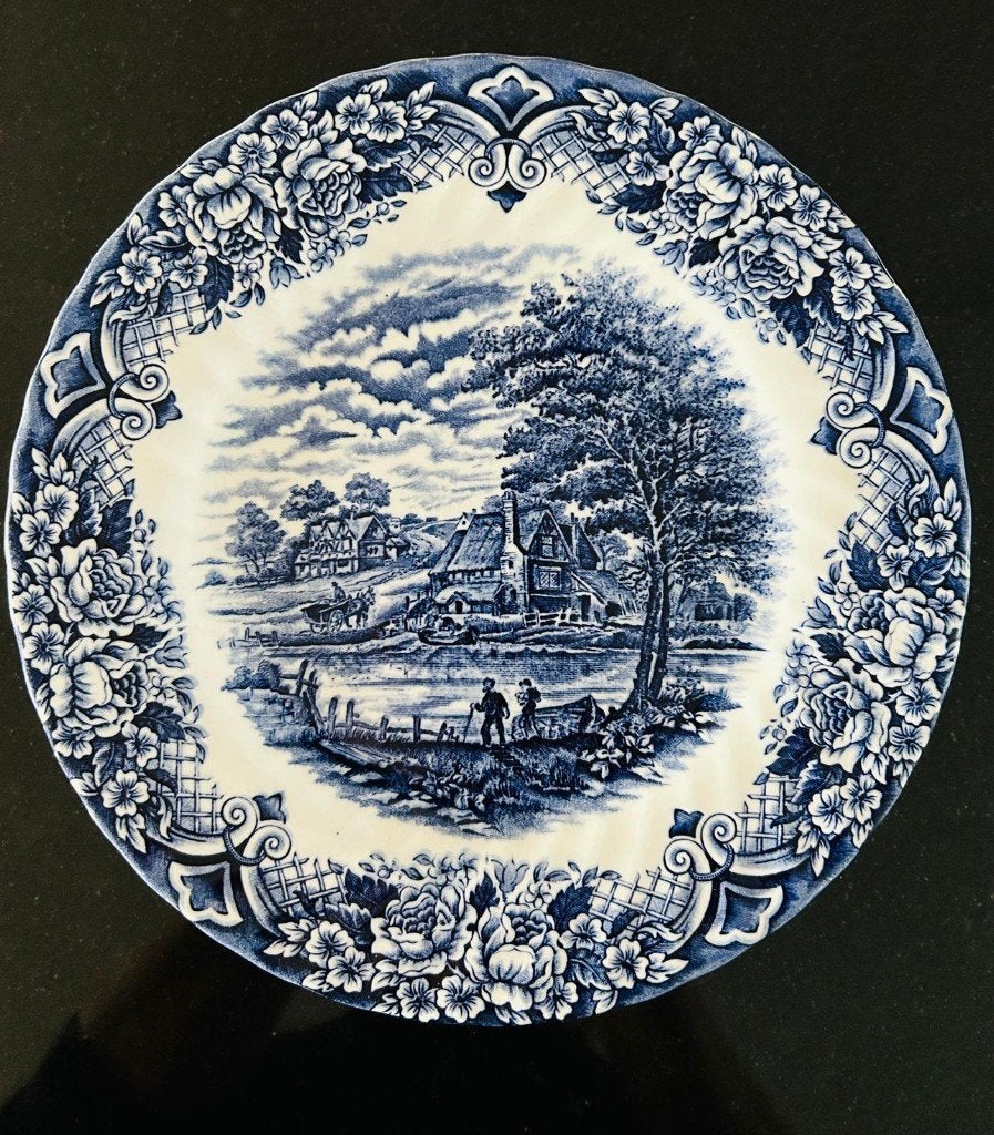 ''Royal Art Staffordshire'' Bord, Antiek en Kunst, Antiek | Servies los, Ophalen of Verzenden