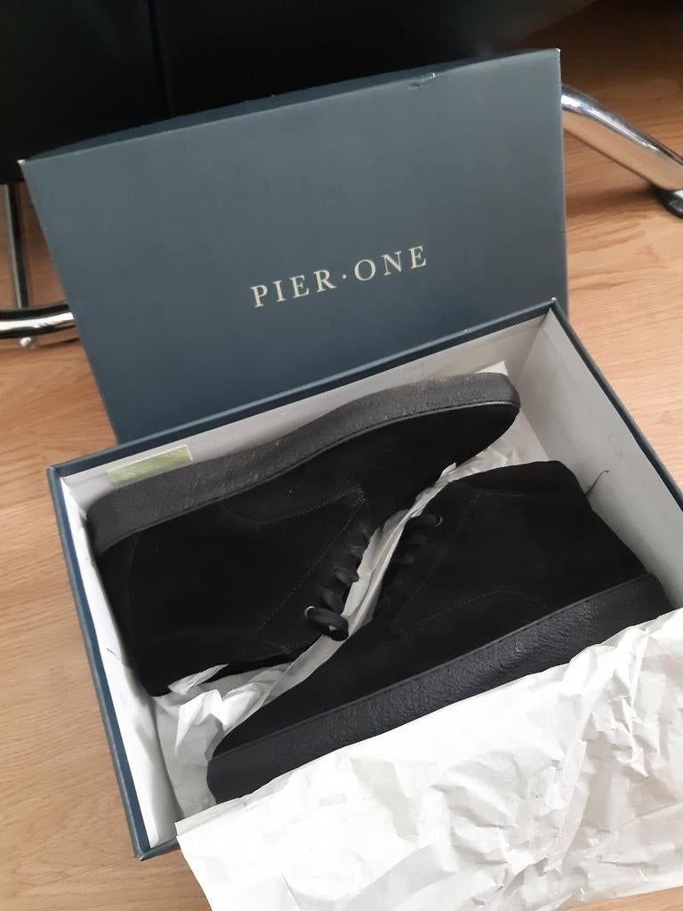 Pier One suede lederen schoenen maat 44 z.g.a.n., Kleding | Heren, Schoenen, Zwart, Pier One, Ophalen of Verzenden, Zo goed als nieuw
