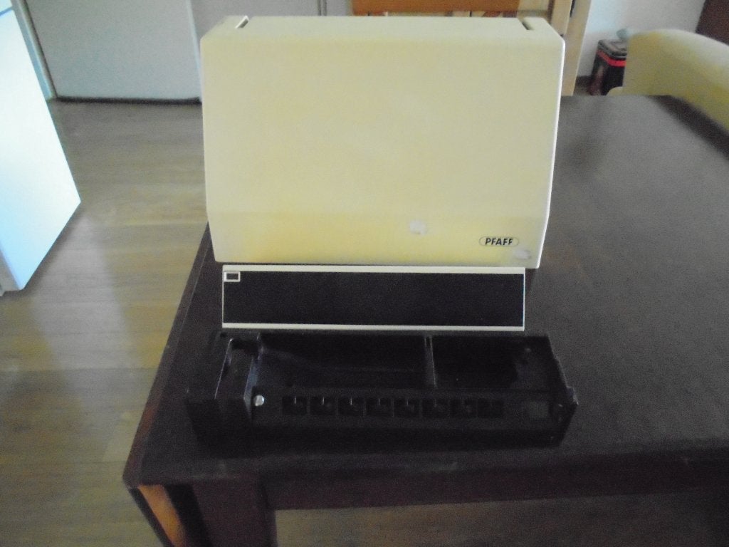 Te koop, naaimachine onderdelen.Vele voor  PFAFF., Ophalen of Verzenden, Gebruikt, Naaimachine, Pfaff