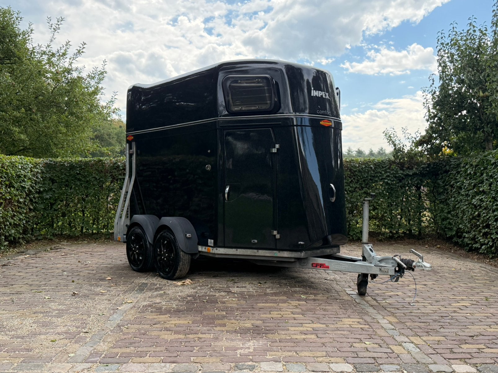 Zeer mooie 2 paards Bockmann comfort alu bodem zadelkamer, Ophalen, Zo goed als nieuw, 2-paards trailer, TT paardentrailers