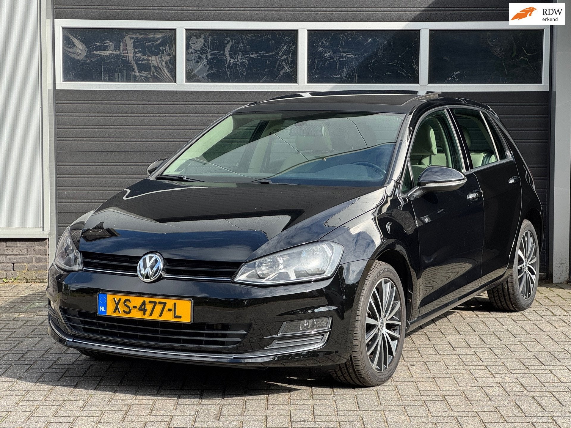 Volkswagen GOLF 1.8 T DSG, Pano, Stoelverwarming, Cruise, Cl, Euro 6, Zwart, Leder, Golf