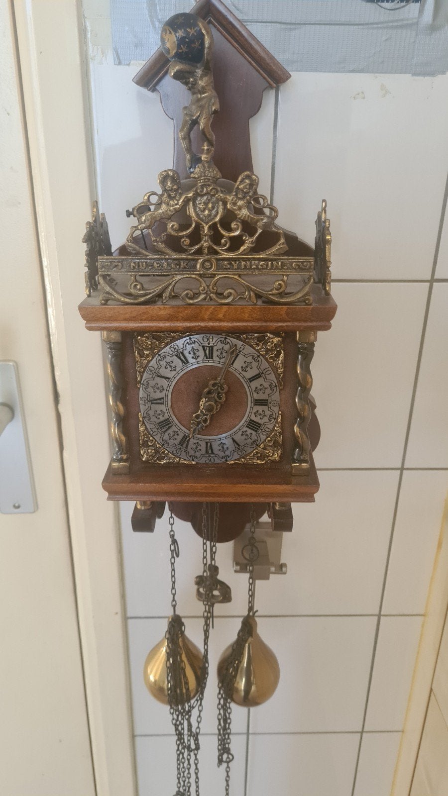 Antieke zaanse Staartklok met Atlasbeeld, Ophalen