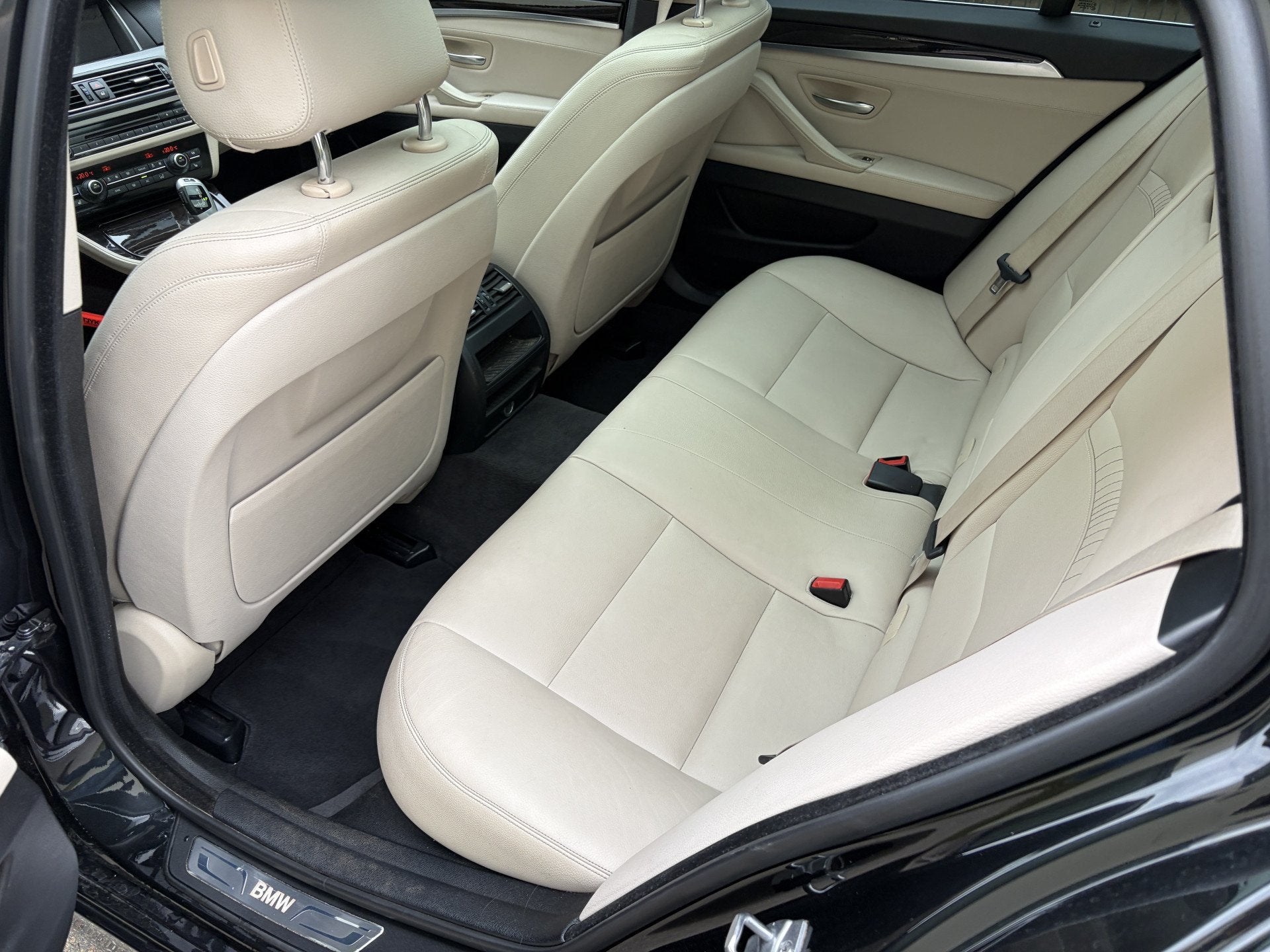 Foto 4 van BMW 5 Serie Touring 520i High Executive / AUTOMAAT / LEER /
