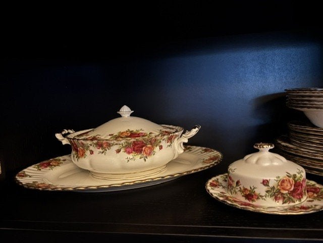 59 delig servies Royal Albert  Old Country Roses, Ophalen