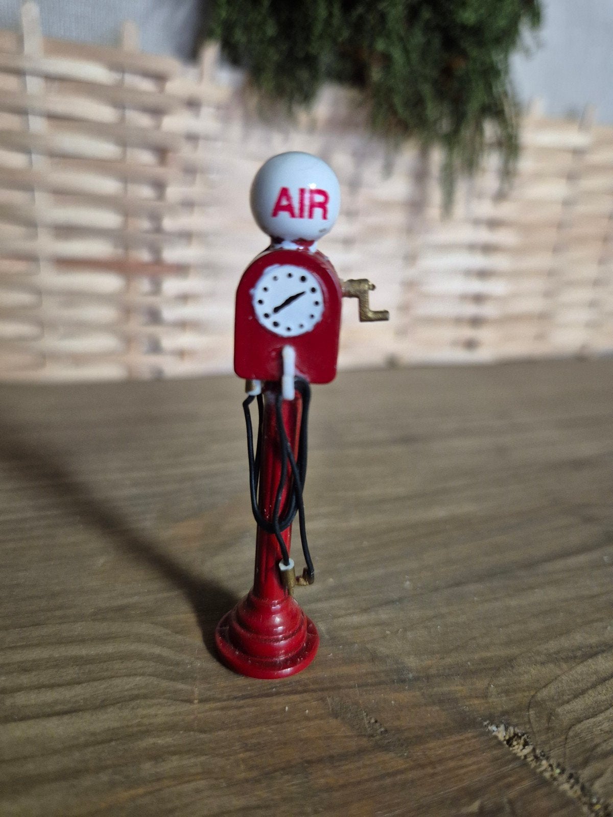 Lemax figuur 15 kerstdorp kersthuisjes, Ophalen of Verzenden, Zo goed als nieuw