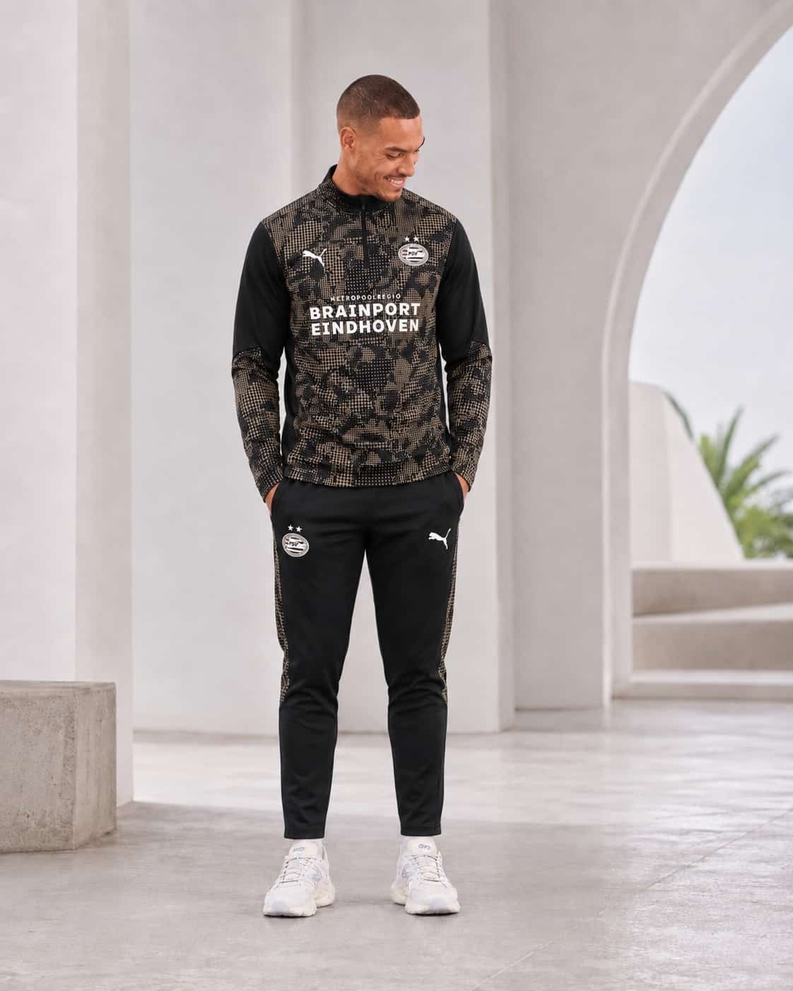 PSV Trainingspak - Puma - Zwart/Goud - Maat M, Puma, Maat 48/50 (M), Zwart, Ophalen of Verzenden