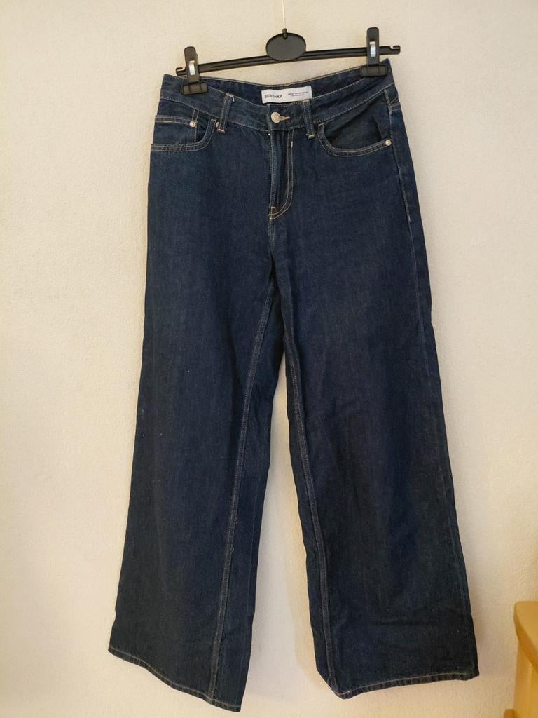 Bershka Wide Leg Jeans - Donkerblauw (Maat 34), Blauw, Zo goed als nieuw, W27 (confectie 34) of kleiner, Bershka
