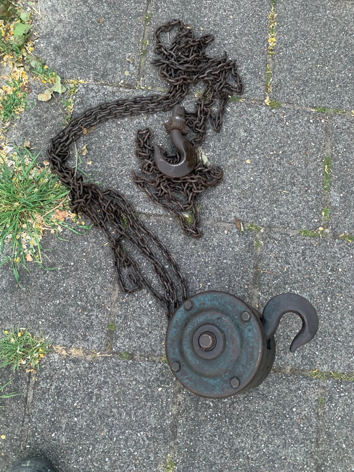 Robuuste handtakel met ketting - Vintage, Doe-het-zelf en Verbouw, Lieren en Takels, Ophalen of Verzenden, Gebruikt, Handmatig