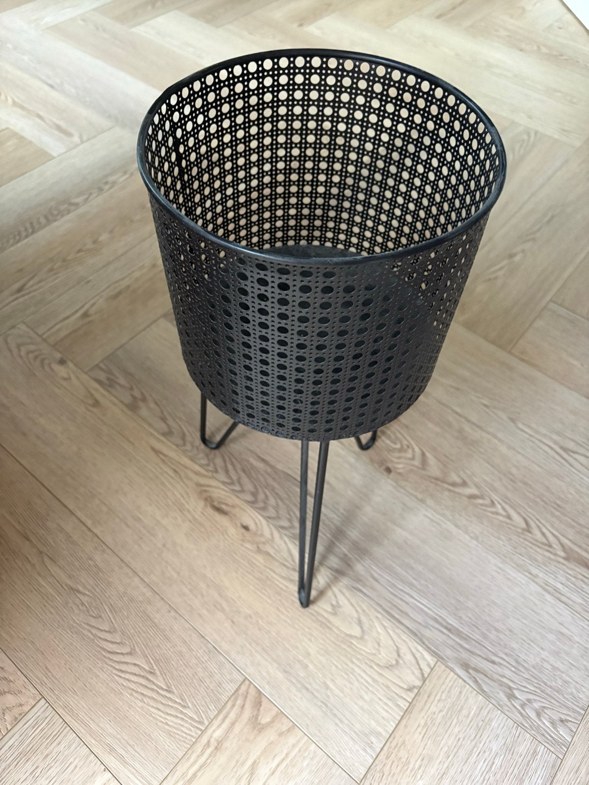 Zwarte plantenbak op poten - Rotan look, Tuin en Terras, Ophalen, Minder dan 60 cm, Rond, Zo goed als nieuw