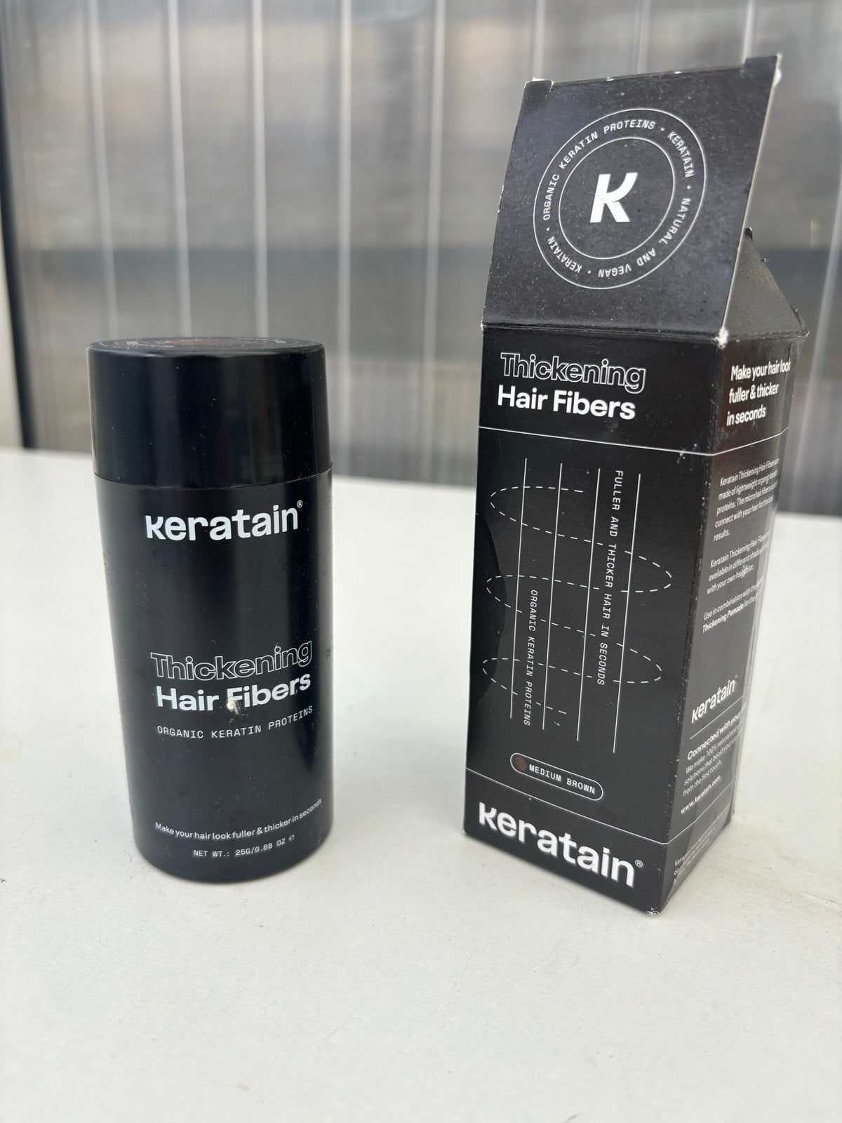 Keratine Thickening Hair Fibers medium bruin, Ophalen of Verzenden, Nieuw, Haarverzorger of -hersteller