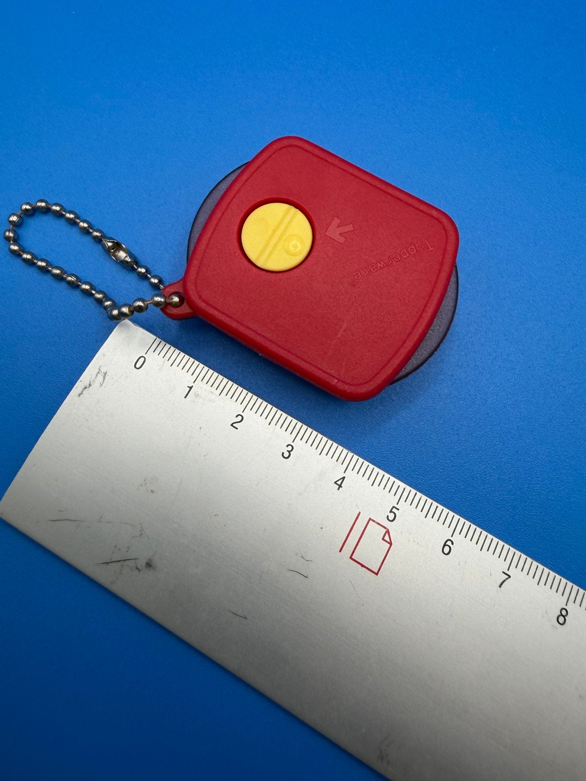 Zeldzame Tupperware Sleutelhanger Bakje - Collector's Item, Overige typen, Ophalen of Verzenden, Zo goed als nieuw, Met deksel