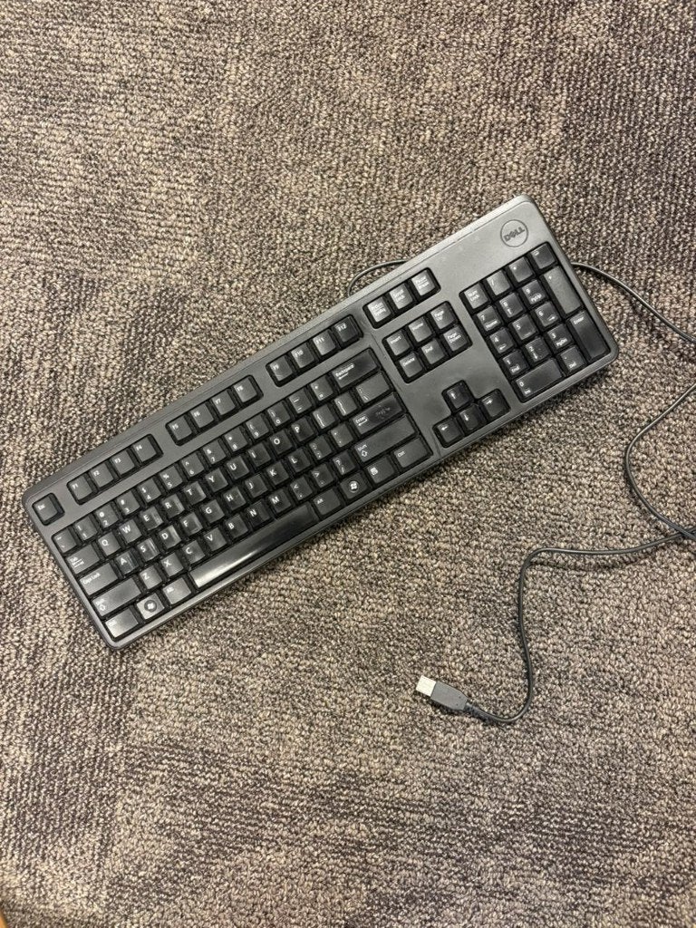 Dell USB toetsenbord met numeriek toetsenblok – zwart, Computers en Software, Gebruikt, Ophalen of Verzenden, Qwerty, Multi-device