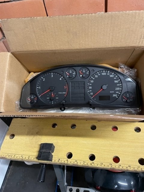 audi a6 c5 km teller a6 tacho cluster 4b0919860NX a6 2.5TDI, Ophalen of Verzenden