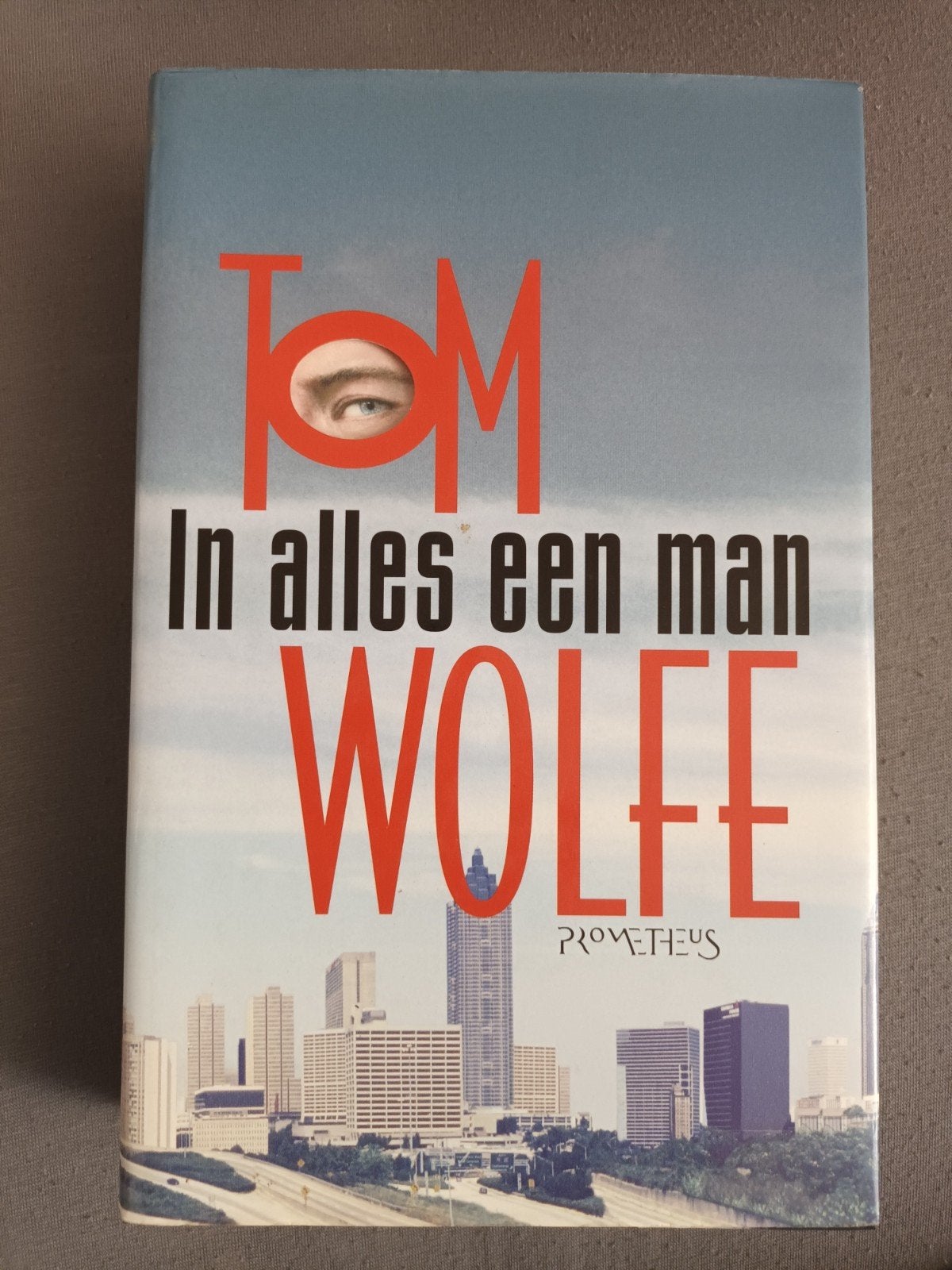 Tom Wolfe - In alles een man, Ophalen of Verzenden, Gelezen, Tom Wolfe, Amerika