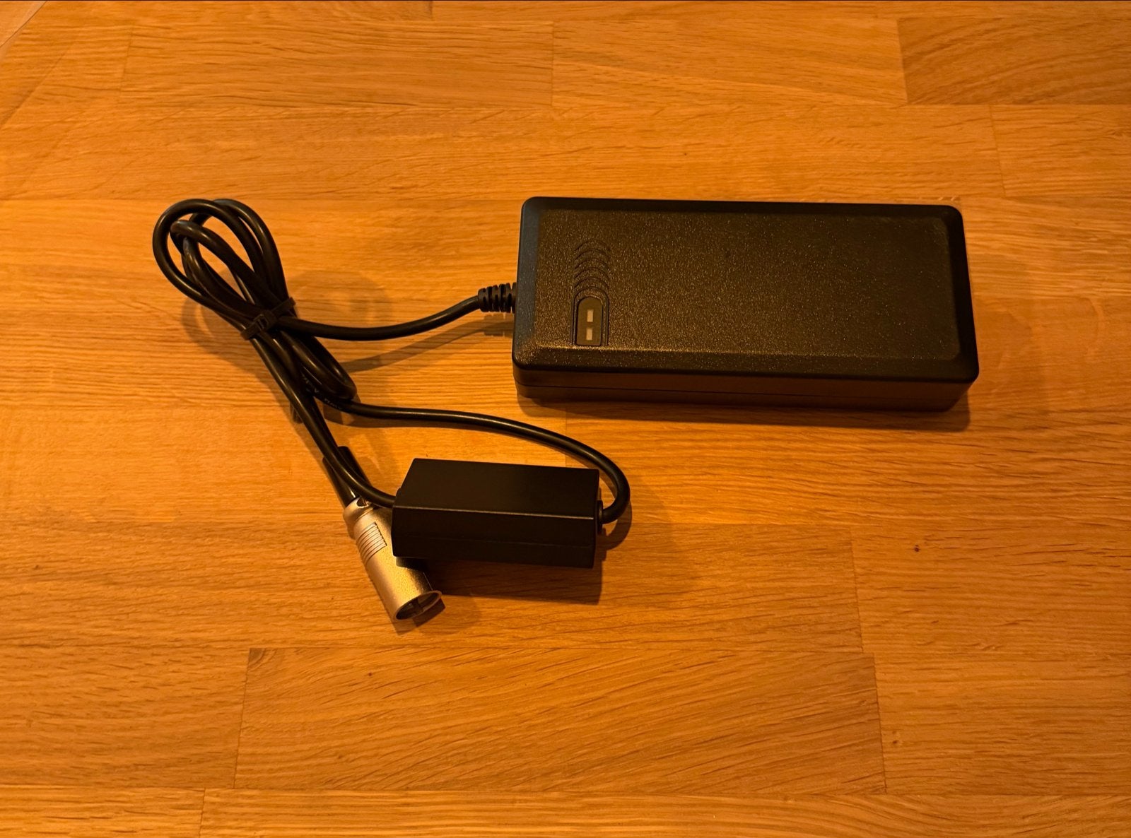 MC Multicycle elektrische fiets oplader 4-pins, Ophalen of Verzenden, Gebruikt