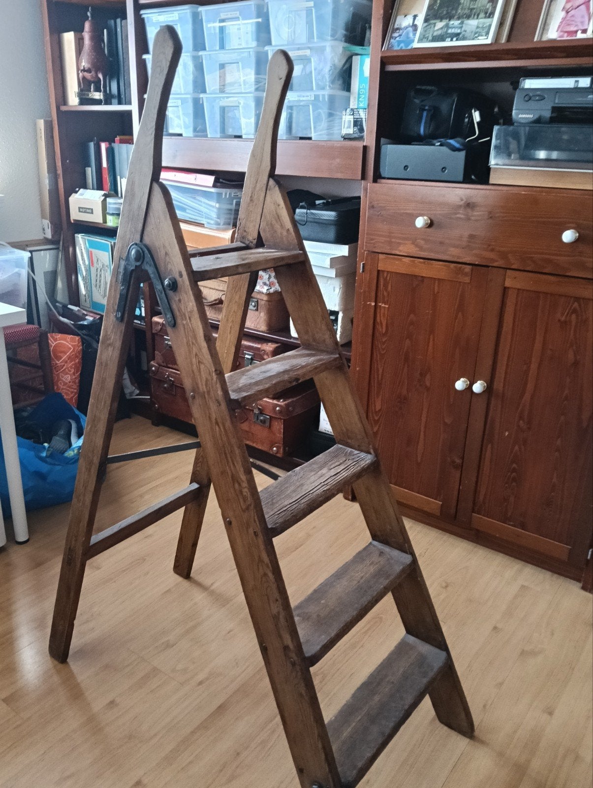 Mooie Engelse Antieke Houten Trap met 5 Treden en ijzer Besl, Ophalen