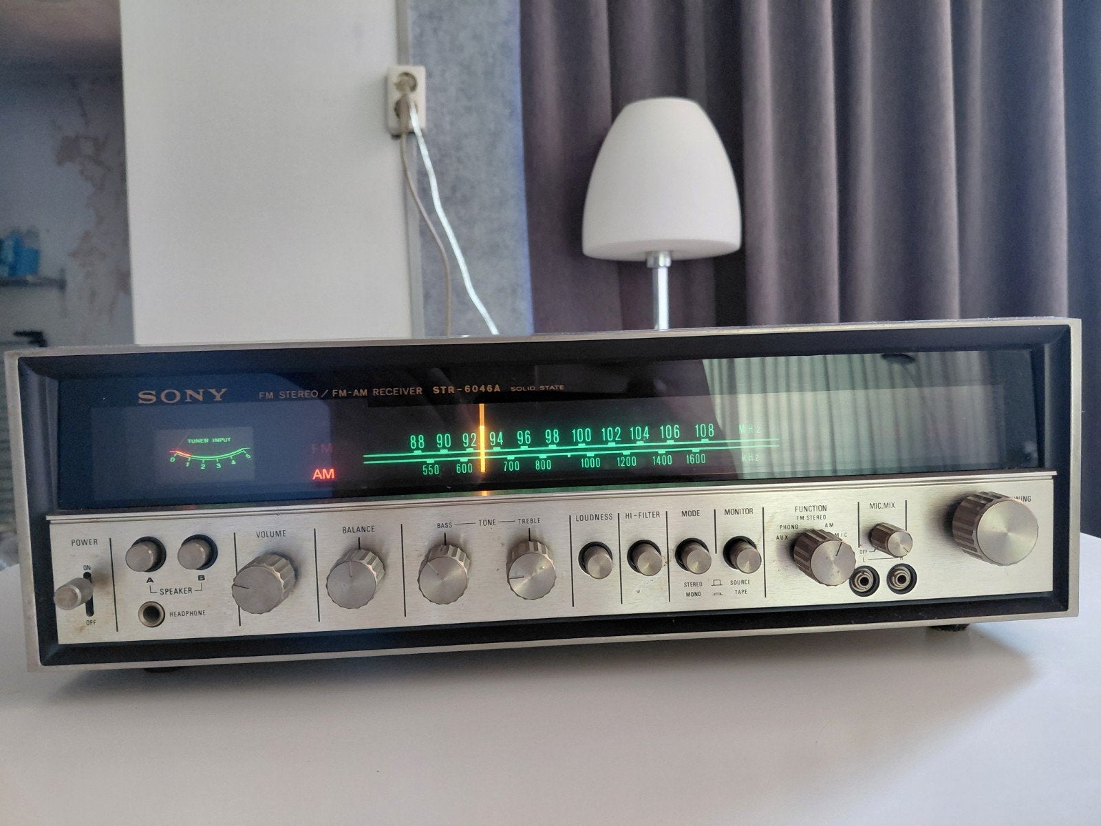 Vintage Sony STR-6046A FM Stereo/FM-AM Receiver, Ophalen, Zo goed als nieuw, Sony, 120 watt of meer