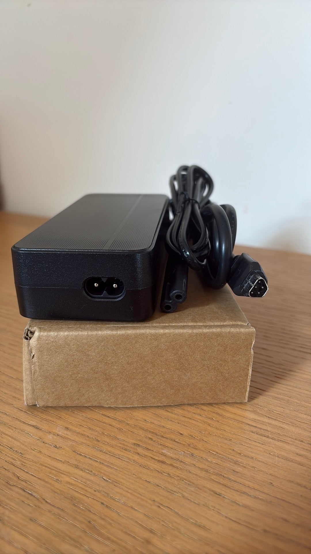 Acculader stella trapezium phylion 5 pin nieuw, Ophalen, Zo goed als nieuw