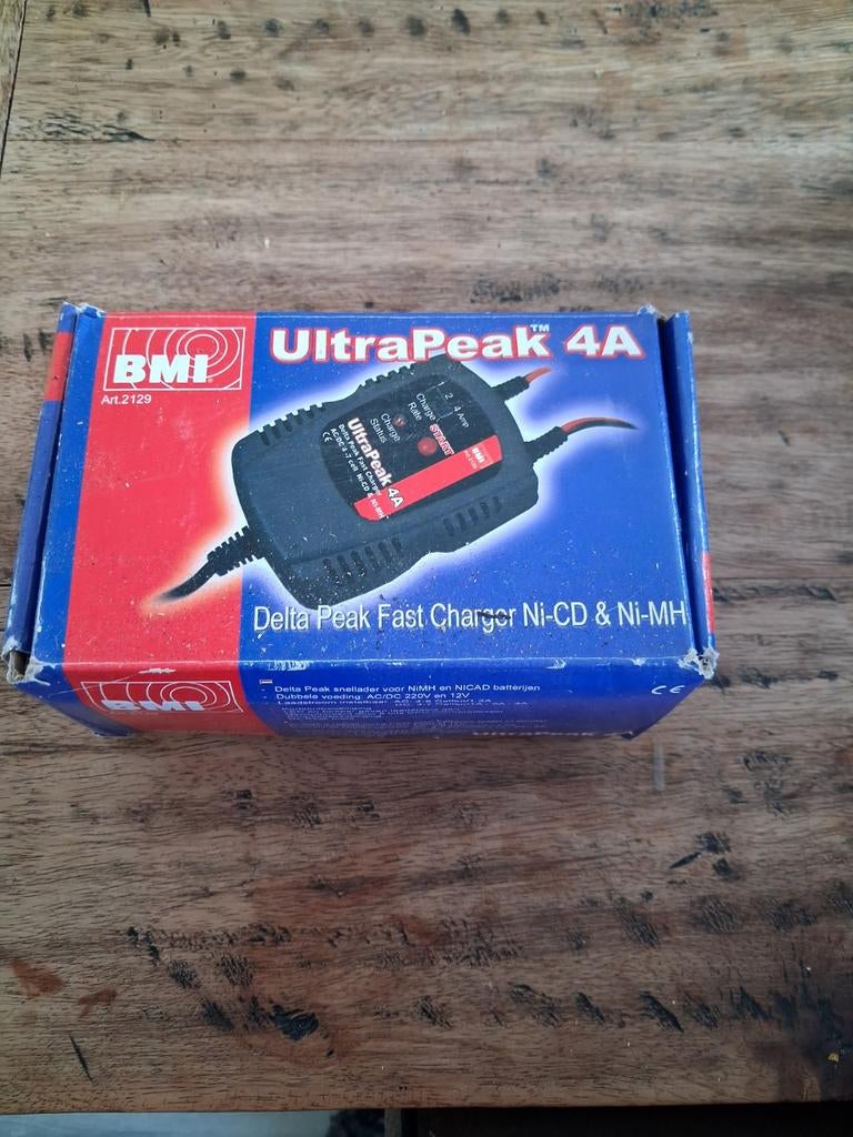 Nieuwe RC Oplader UltraPeak 4A met Auto Aansluiting, Ophalen of Verzenden, Nieuw, Elektro, Onderdeel