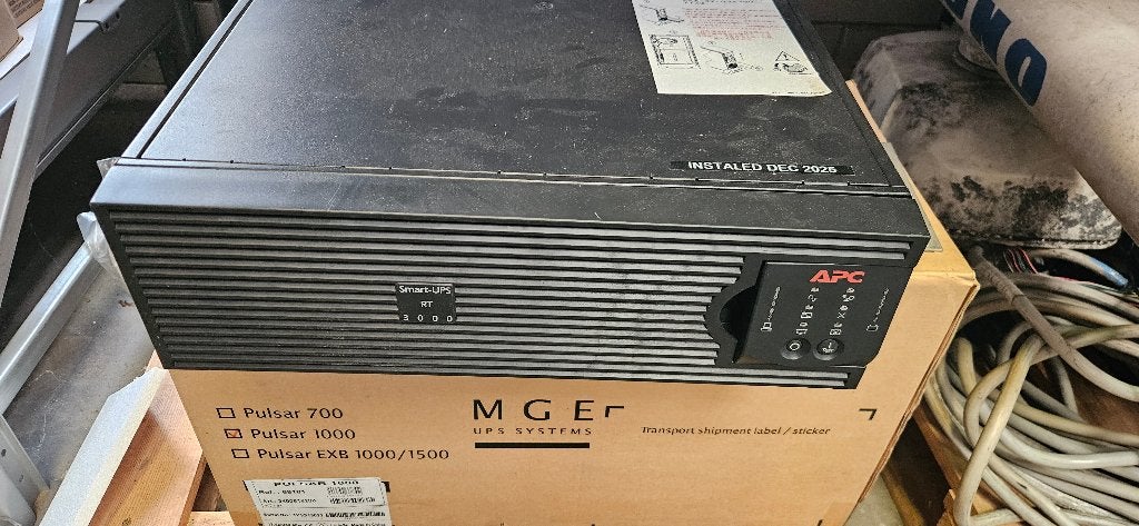 APC Smart-UPS RT 3000, Ophalen, Nieuw