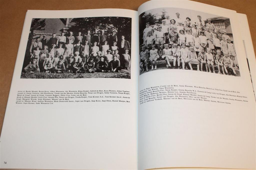 100 Jr Onderwijs Oldemarkt [1986] — Foto's & Reüniebijlage, Ophalen of Verzenden, Gelezen