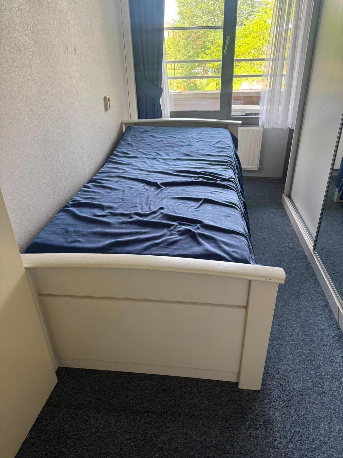 Eenpersoonsbed 2 Meter breed !! GRATIS AFHALEN, Huis en Inrichting, Slaapkamer | Bedden, Ophalen, Gebruikt, 90 cm, Eenpersoons