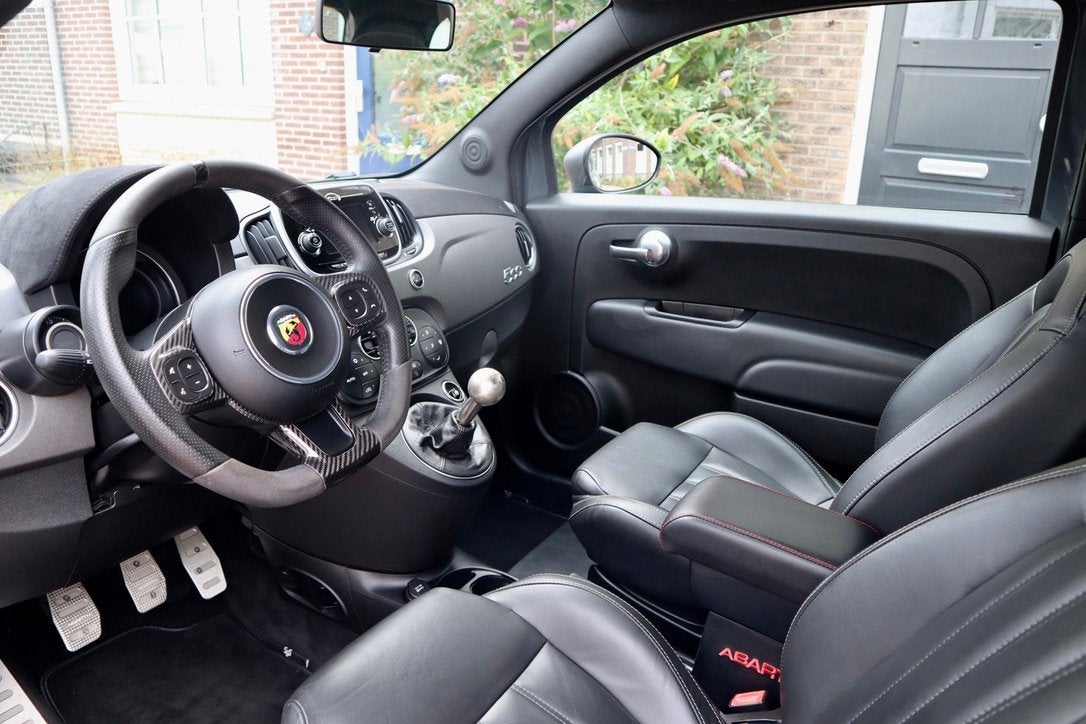 Fiat 500 Abarth 595 Competizione | RIJKLAARPRIJS | Record Mo, Voorwielaandrijving, Gebruikt, 4 stoelen, Leder