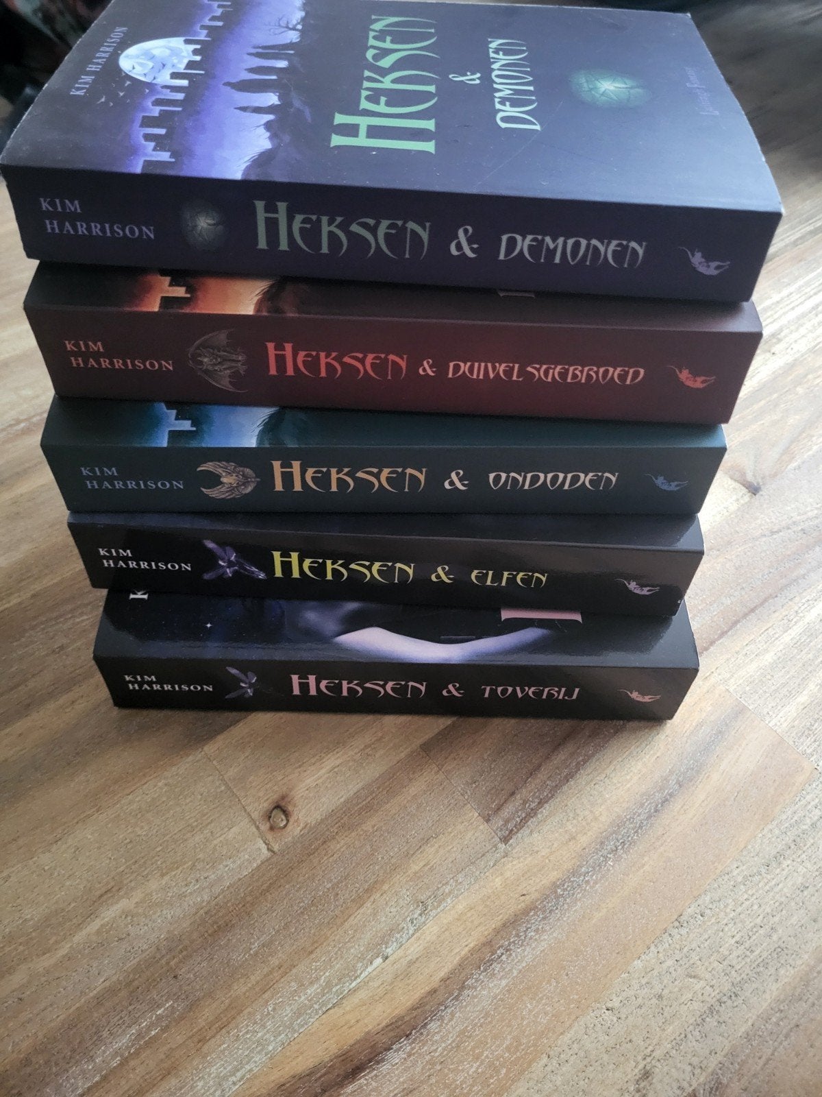Kim Harrison, Heksen &.....complete serie, Boeken, Ophalen of Verzenden, Zo goed als nieuw, Kim Harrison