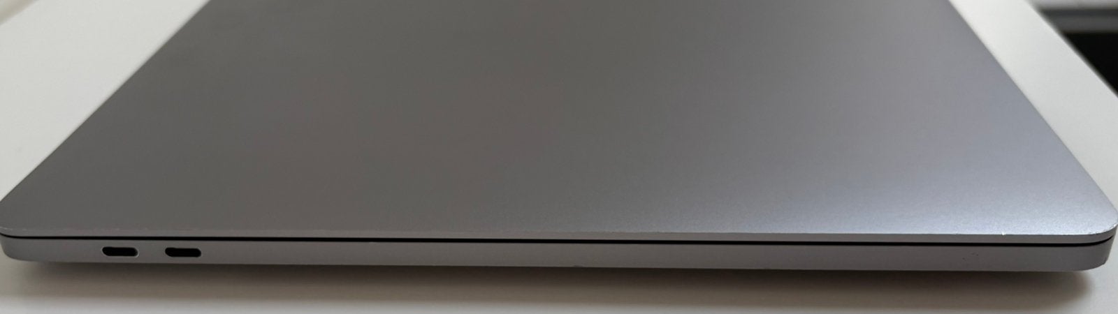 Foto 5 van MacBook Pro 16-inch 2019 — Intel Core i9 — Space Grey
