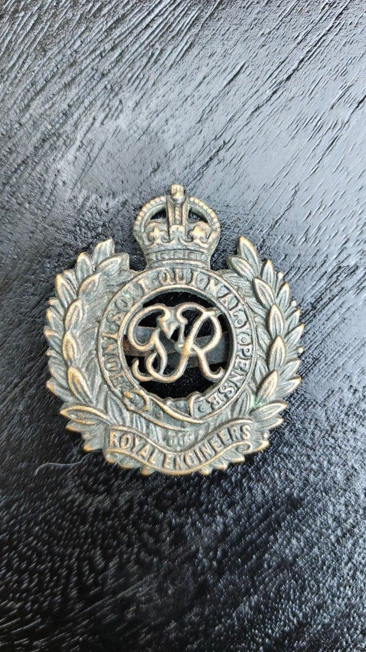 Originele WW2 Officiers capbadge Royal Engineers., Ophalen of Verzenden, Landmacht, Engeland, Embleem of Badge