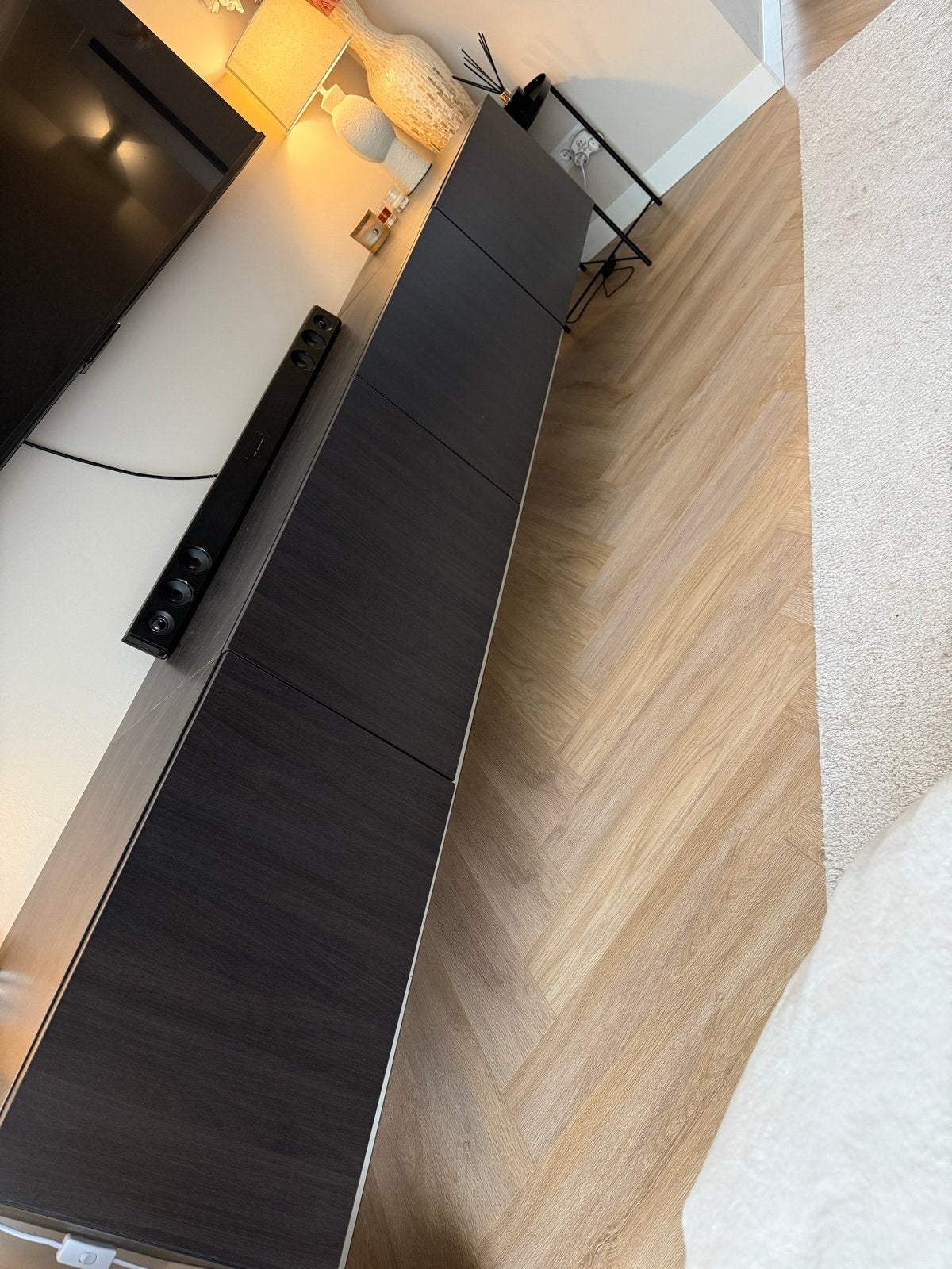 Donkerbruin TV-meubel/dressoir, zwevend, Ophalen, Gebruikt, 200 cm of meer, Minder dan 100 cm