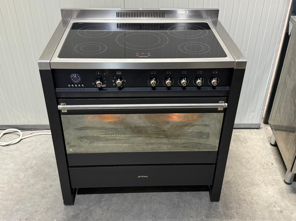 Luxe smeg inductie foenuis 90 cm breed, Witgoed en Apparatuur, Bella, 60 cm of meer, Ophalen of Verzenden, Zo goed als nieuw