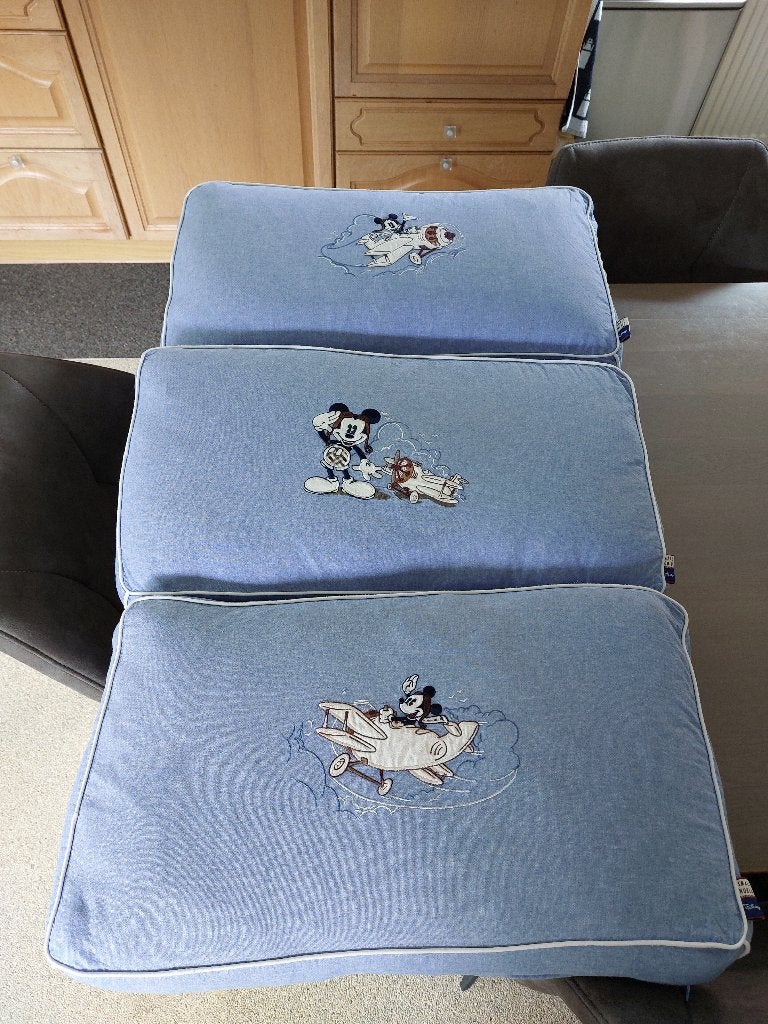 small world kussens, Ophalen, Mickey Mouse, Gebruikt, Overige typen