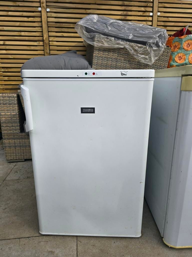 Tafelmodel koelkast (Indesit) en vriezer (Zanussi), 85 tot 120 cm, Gebruikt, 100 tot 150 liter, Met aparte vriezer