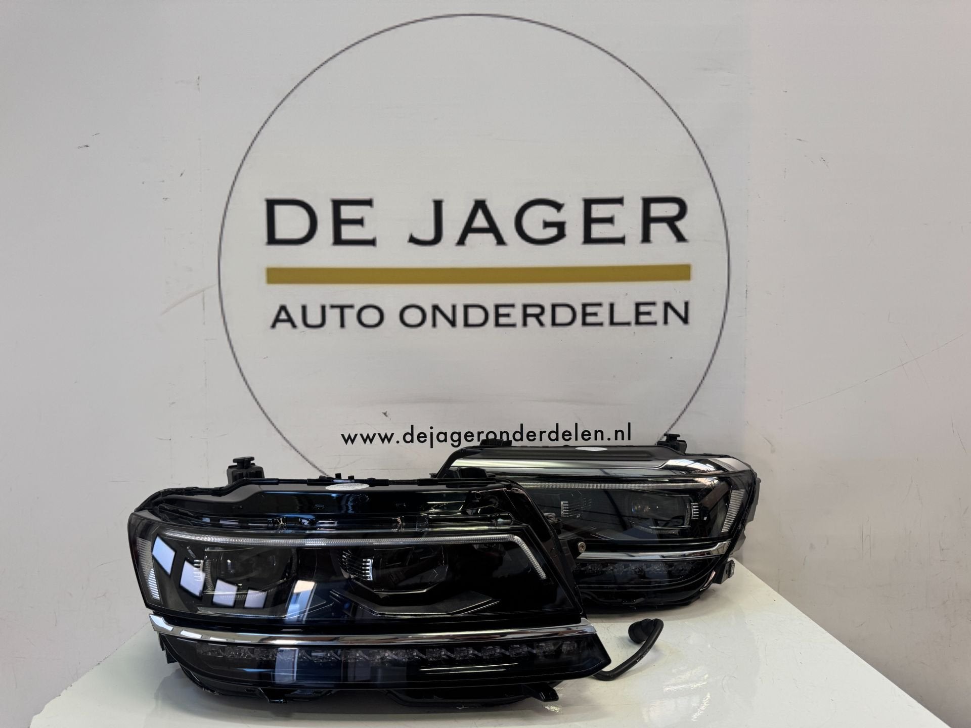 VW TIGUAN 5NA 5NB LED KOPLAMPEN SET 5NB941081A 5NB941082A, Gebruikt, Volkswagen, Volkswagen AG, Berliner Ring 2
38440  Wolfsburg, DE