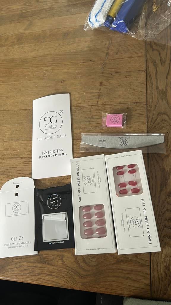 Soft gel nagels van gelzz, Ophalen of Verzenden, Zo goed als nieuw, Overige kleuren, Handen en Nagels