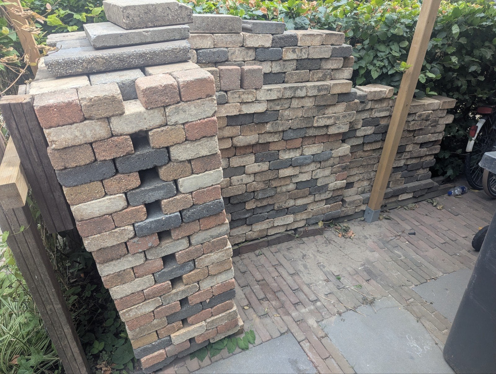 Tuintegels 15x15cm in beige en donkergrijs, Ophalen, Gebruikt, Beton, Terrastegels