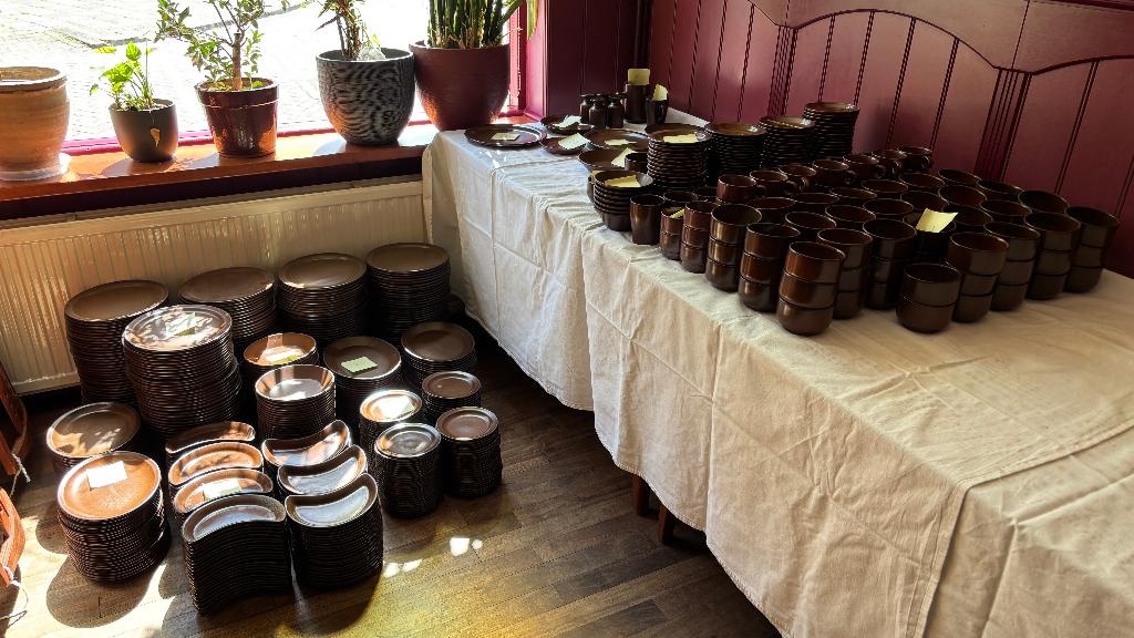 Fraai bruin servies, kleine hoeveelheden kan ook, Ophalen, Overige materialen, Gebruikt, Overige stijlen