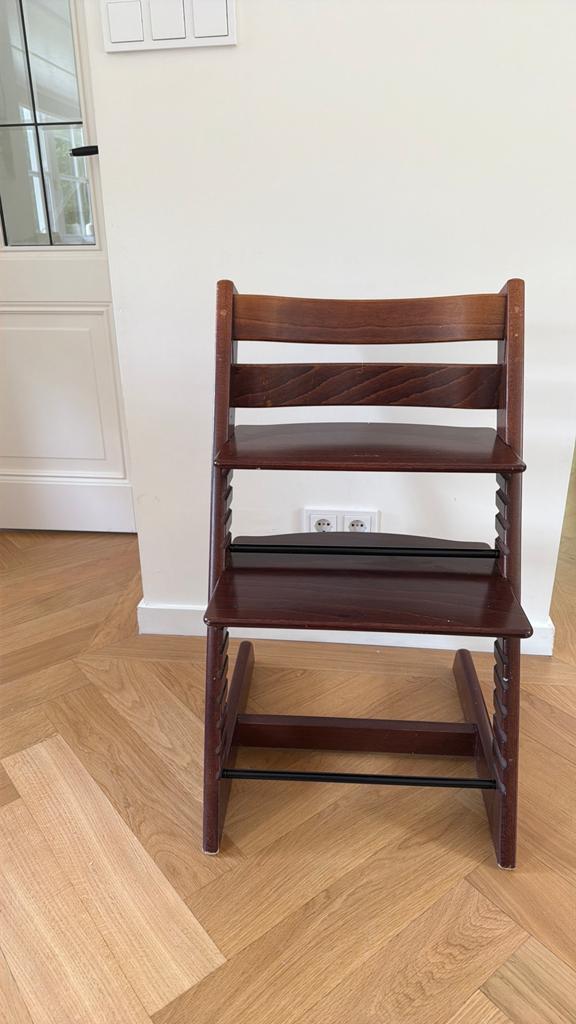 GEZOCHT: stokke tripp trapp walnoot, Ophalen of Verzenden, Gebruikt, Meegroeistoel