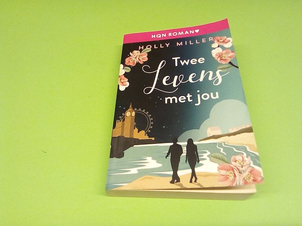 Twee Levens met jou - Holly Miller (HQN Roman), Zo goed als nieuw, Nederland, Holly Miller, Ophalen of Verzenden